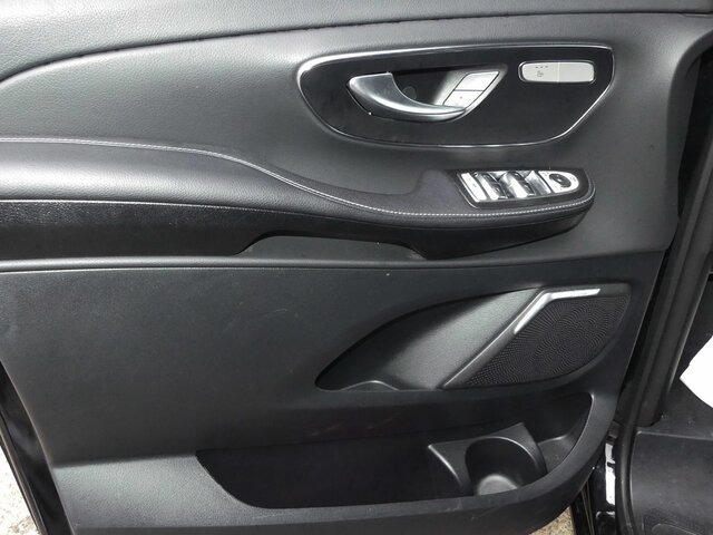 Furgão de passageiros MERCEDES-BENZ V 300 Avantgarde,Extralang,2xSchiebetür el.,AHK...: foto 7 Furgão de passageiros MERCEDES-BENZ V 300 Avantgarde,Extralang,2xSchiebetür el.,AHK...: foto 7