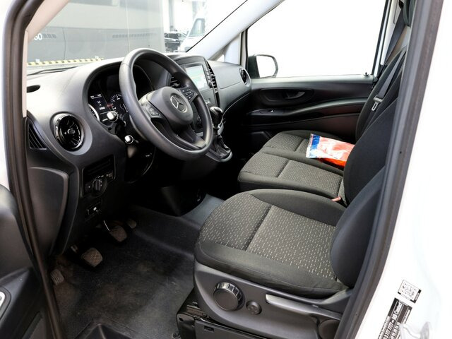 MERCEDES-BENZ Vito 114 Mixto,6 Sitzer,Klima,Navi,Tempomat... - Minibus, Furgão de passageiros: foto 2 MERCEDES-BENZ Vito 114 Mixto,6 Sitzer,Klima,Navi,Tempomat... - Minibus, Furgão de passageiros: foto 2