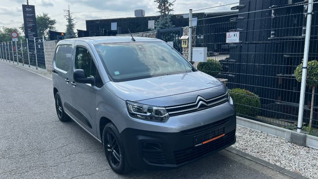 Carrinha de contentor Citroën Berlingo 1.5 Blue HDI, Kasten, 8 Reifen, Klima: foto 23