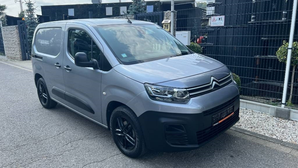 Carrinha de contentor Citroën Berlingo 1.5 Blue HDI, Kasten, 8 Reifen, Klima: foto 30