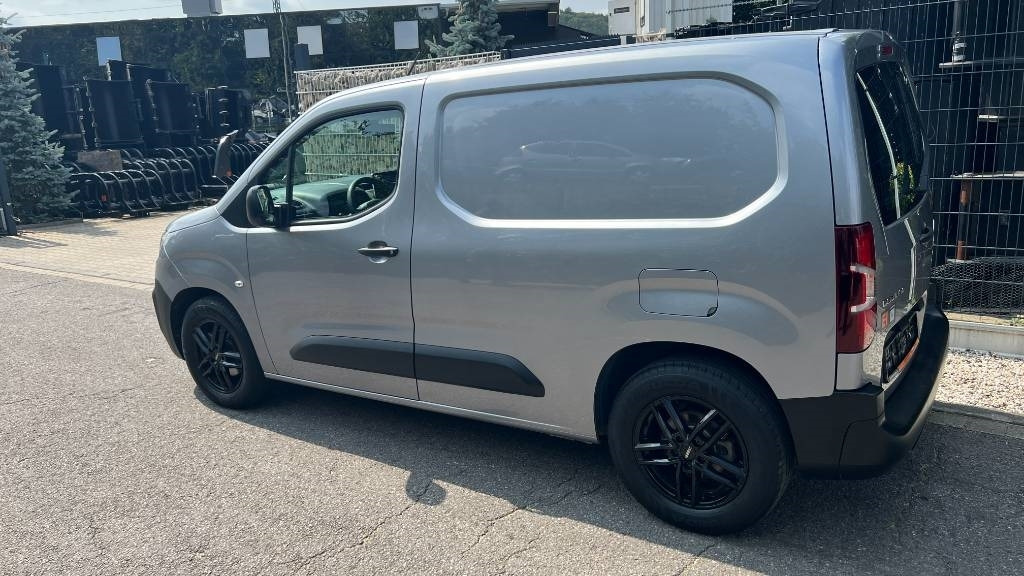 Carrinha de contentor Citroën Berlingo 1.5 Blue HDI, Kasten, 8 Reifen, Klima: foto 8