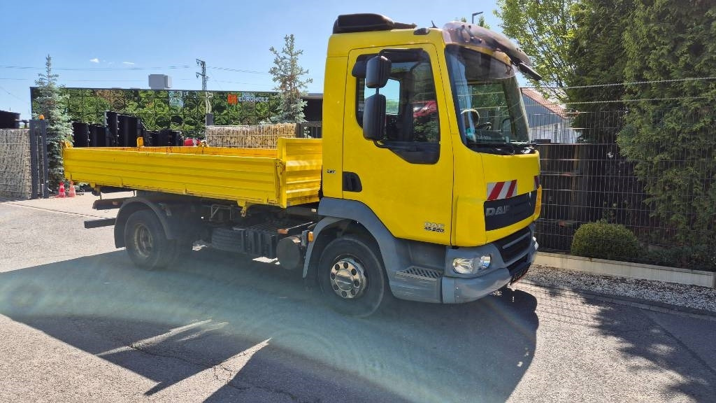 DAF Lkw 3-Seiten-Kipper Meiller 45.220, 2 x AHK, Servo - Camião basculante: foto 2 DAF Lkw 3-Seiten-Kipper Meiller 45.220, 2 x AHK, Servo - Camião basculante: foto 2