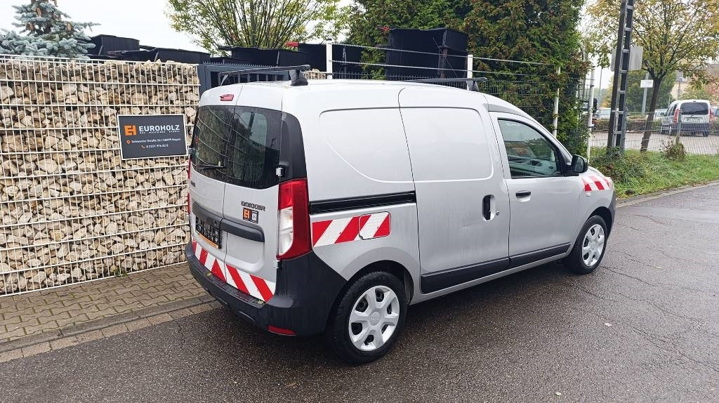 Dacia Dokker Transporter, Kastenwagen, Werkstattschränke  - Furgão compacto: foto 3 Dacia Dokker Transporter, Kastenwagen, Werkstattschränke  - Furgão compacto: foto 3