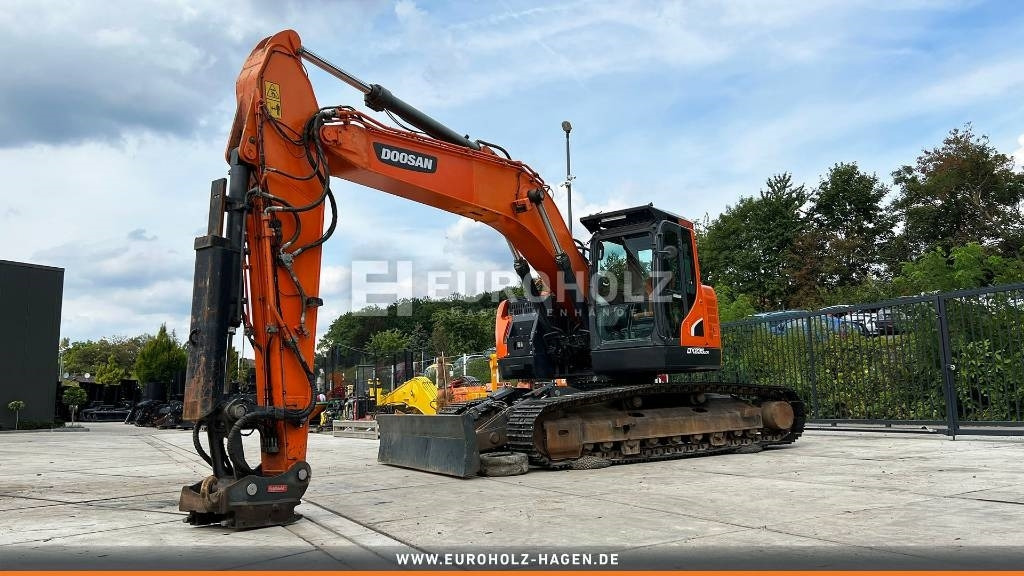 Escavadora de rastos Doosan Kettenbagger DX 235 LCR-5, hyd. SW OilQuick 70-55: foto 6 Escavadora de rastos Doosan Kettenbagger DX 235 LCR-5, hyd. SW OilQuick 70-55: foto 6