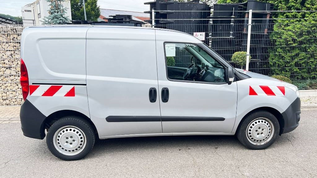 Opel Combo, 1.3 CDTi, Kastenwagen, Klima, PDC - Carrinha de contentor: foto 2 Opel Combo, 1.3 CDTi, Kastenwagen, Klima, PDC - Carrinha de contentor: foto 2