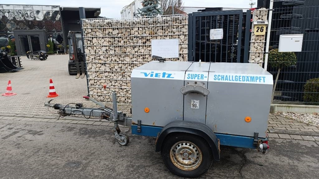 Vietz Baukompressor Arcobil 1, Stromaggregat Deutz-Motor - Compressor de ar: foto 2 Vietz Baukompressor Arcobil 1, Stromaggregat Deutz-Motor - Compressor de ar: foto 2