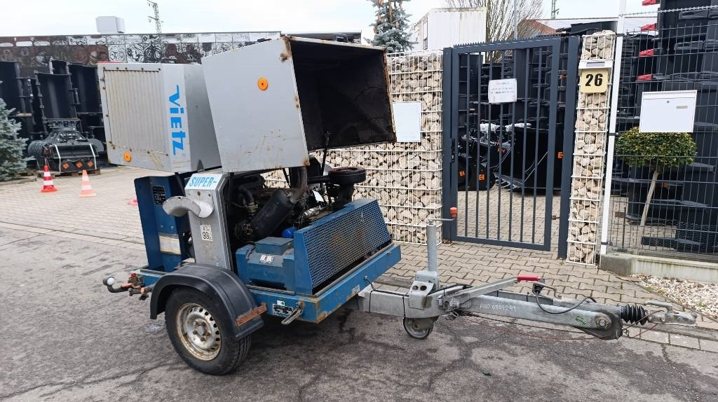 Vietz Baukompressor Arcobil 1, Stromaggregat Deutz-Motor - Compressor de ar: foto 5 Vietz Baukompressor Arcobil 1, Stromaggregat Deutz-Motor - Compressor de ar: foto 5