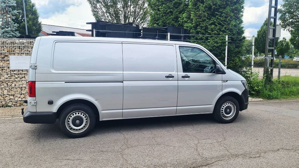 Volkswagen T6 2.0 TDI Kasten- Werkstattwagen, Klima, 3-Sitzer - Furgão compacto: foto 2 Volkswagen T6 2.0 TDI Kasten- Werkstattwagen, Klima, 3-Sitzer - Furgão compacto: foto 2