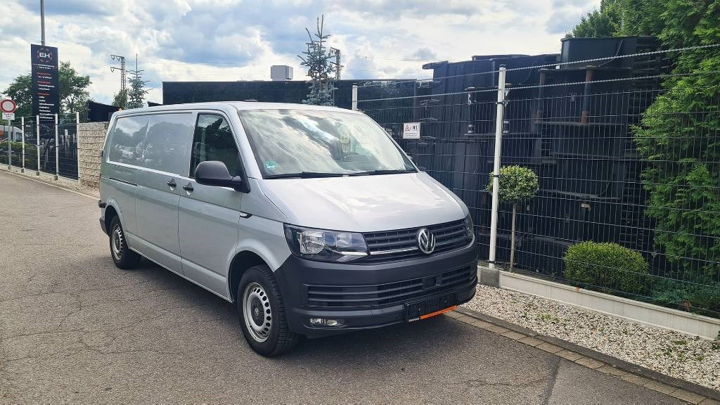 Volkswagen T6 2.0 TDI Kasten- Werkstattwagen, Klima, 3-Sitzer - Furgão compacto: foto 4 Volkswagen T6 2.0 TDI Kasten- Werkstattwagen, Klima, 3-Sitzer - Furgão compacto: foto 4