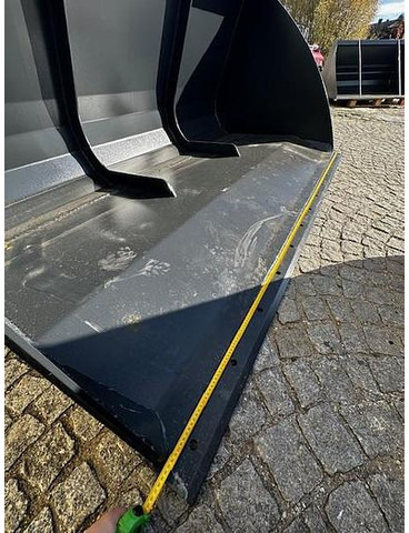 Big Volumenschaufel 250 cm mit Hauer Aufnahme - Balde: foto 2 Big Volumenschaufel 250 cm mit Hauer Aufnahme - Balde: foto 2