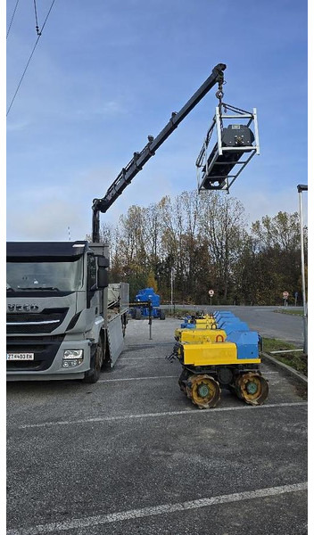 Iveco Stralis 6x2 Baustoffpritsche mit Hiab 228-E5 Kran - Camião grua: foto 3 Iveco Stralis 6x2 Baustoffpritsche mit Hiab 228-E5 Kran - Camião grua: foto 3
