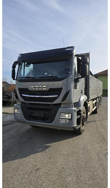 Iveco Stralis 6x2 Baustoffpritsche mit Hiab 228-E5 Kran - Camião grua: foto 2 Iveco Stralis 6x2 Baustoffpritsche mit Hiab 228-E5 Kran - Camião grua: foto 2