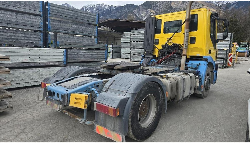 Iveco Strallis 4x2 Sattelzugmaschine mit Kipphydraulik - Camião transportador de contêineres/ Caixa móvel: foto 3 Iveco Strallis 4x2 Sattelzugmaschine mit Kipphydraulik - Camião transportador de contêineres/ Caixa móvel: foto 3