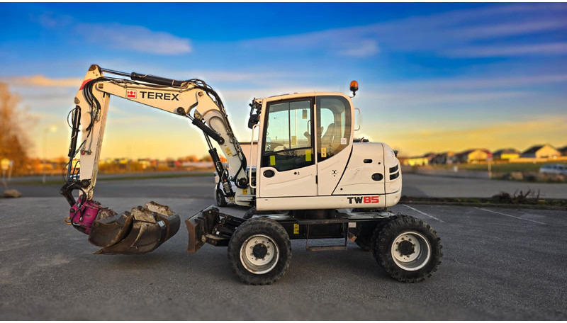 Terex TW85 Hydraulikbagger - Escavadeira: foto 1 Terex TW85 Hydraulikbagger - Escavadeira: foto 1