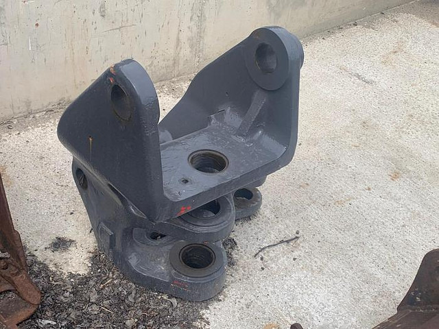 Volvo Stütze / Knickgelenk / Anbaubock passend zu Volvo ECR88 - Escavadeira: foto 1 Volvo Stütze / Knickgelenk / Anbaubock passend zu Volvo ECR88 - Escavadeira: foto 1