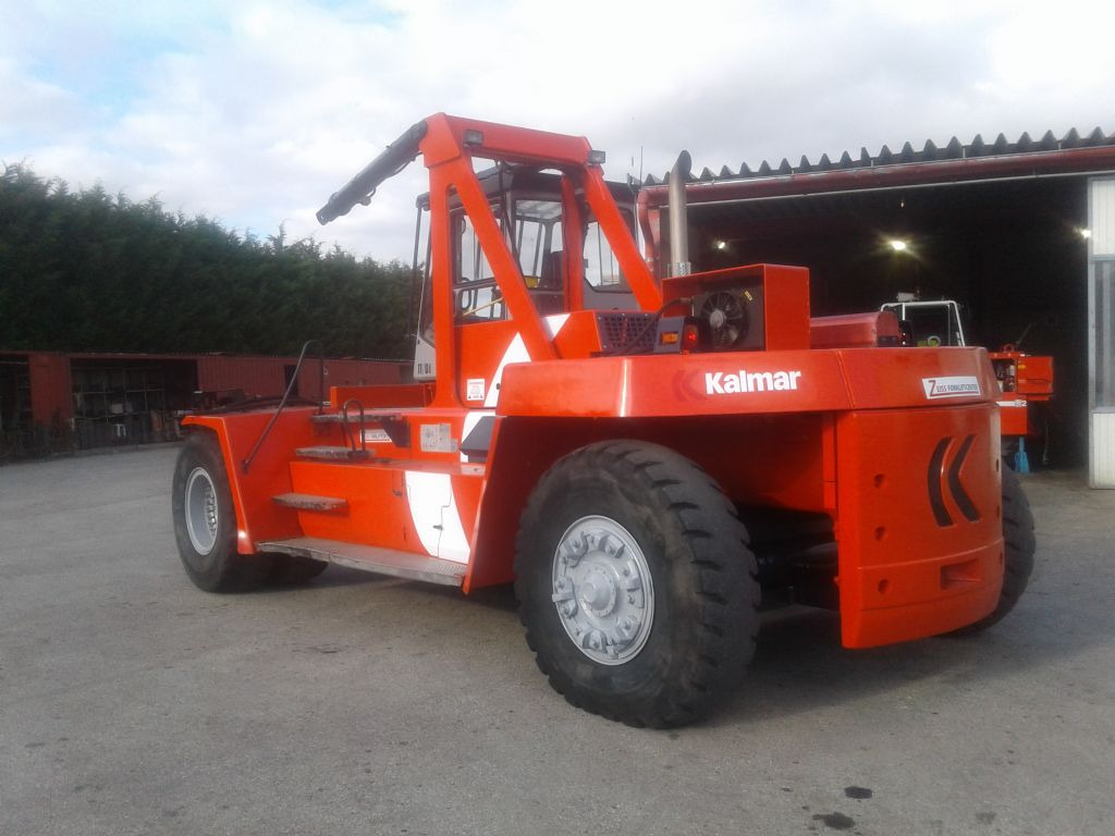 Kalmar DCE330-12 - Empilhador a diesel: foto 2 Kalmar DCE330-12 - Empilhador a diesel: foto 2