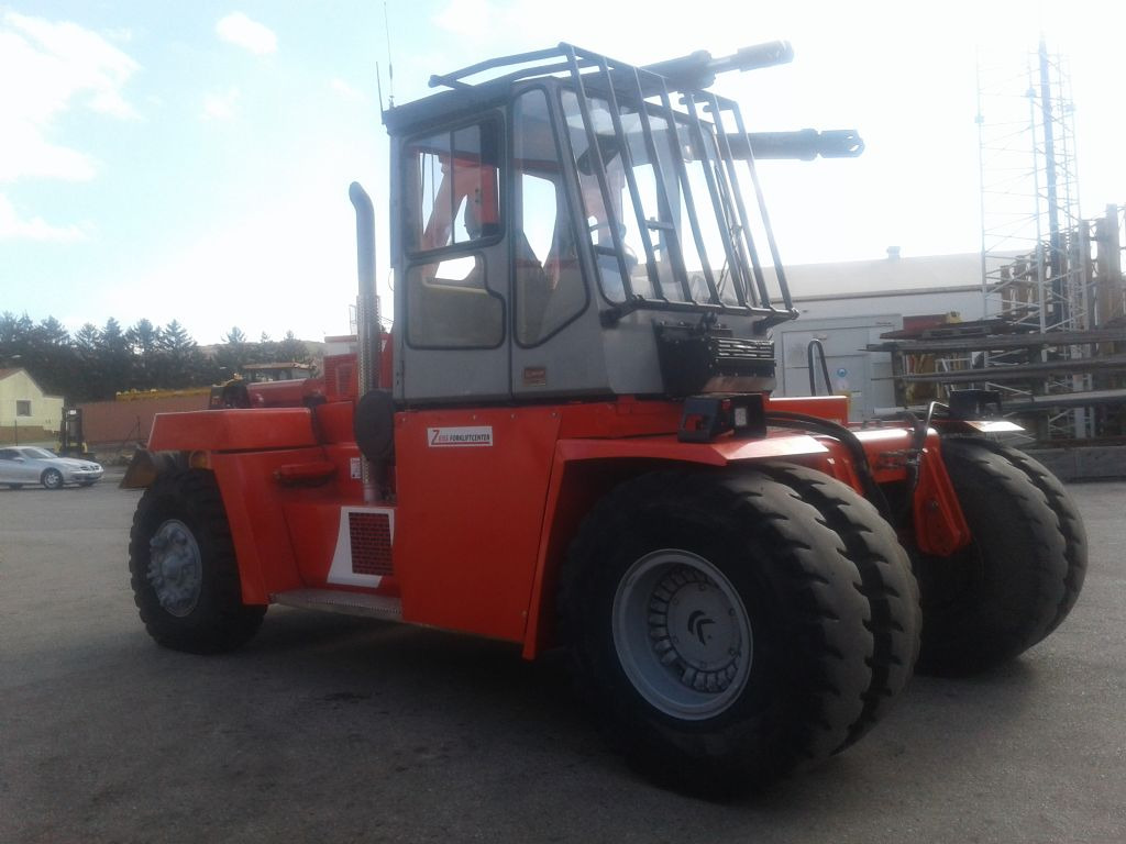 Kalmar DCE330-12 - Empilhador a diesel: foto 5 Kalmar DCE330-12 - Empilhador a diesel: foto 5