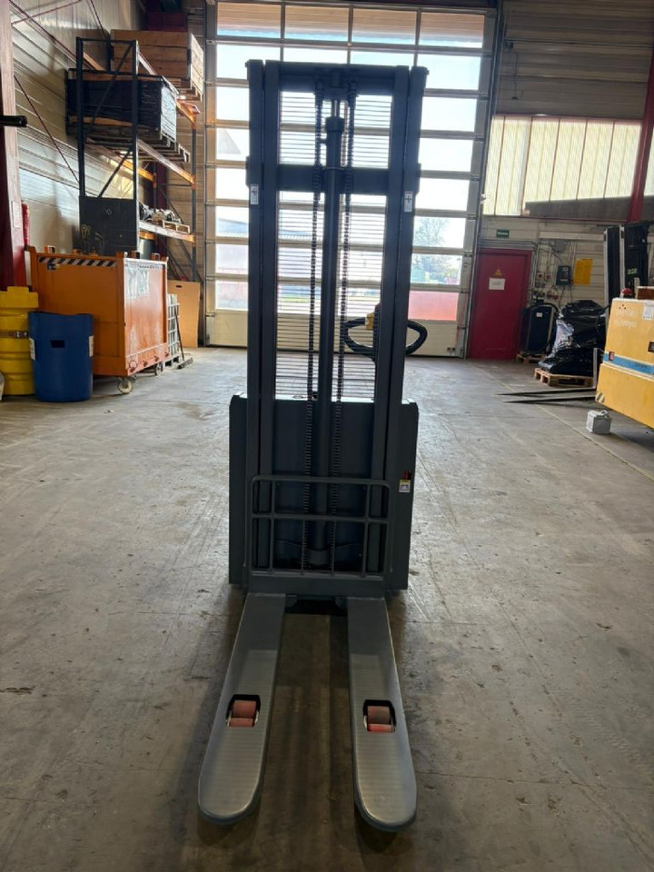 Osaka CDD12R-EN - Stacker: foto 2 Osaka CDD12R-EN - Stacker: foto 2