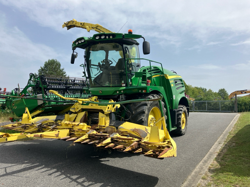 John Deere 8300i mit Kemper 360 und PickUp - Colheitadeira: foto 1 John Deere 8300i mit Kemper 360 und PickUp - Colheitadeira: foto 1