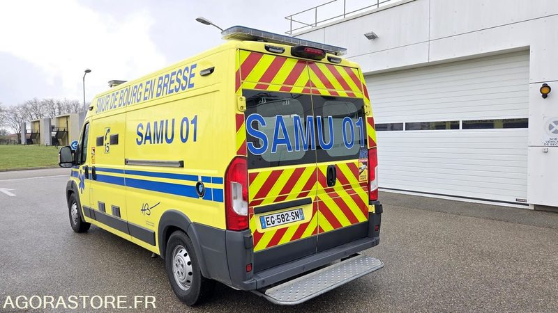 AMBULANCE DE TYPE C - FIAT DUCATO L3-H2 177cv ANNEE 2016 - 259 200km - Ambulância: foto 4 AMBULANCE DE TYPE C - FIAT DUCATO L3-H2 177cv ANNEE 2016 - 259 200km - Ambulância: foto 4