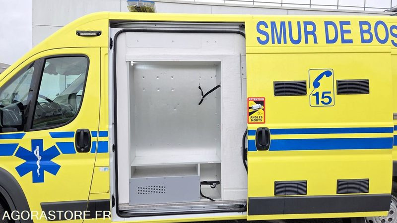 AMBULANCE DE TYPE C - FIAT DUCATO L3-H2 177cv ANNEE 2016 - 259 200km - Ambulância: foto 5 AMBULANCE DE TYPE C - FIAT DUCATO L3-H2 177cv ANNEE 2016 - 259 200km - Ambulância: foto 5