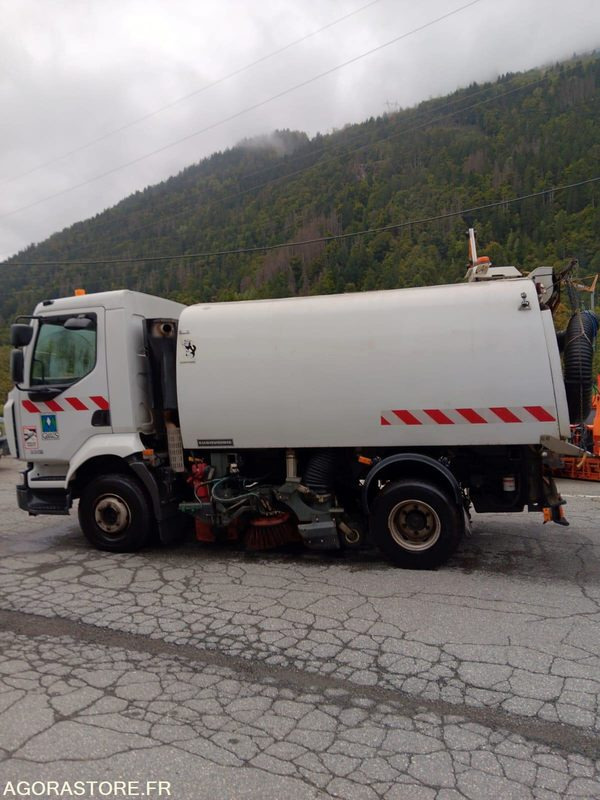 BALAYEUSE de Voiries- RENAULT MIDLUM 220 DXI avec aspiratrice EUROVOIRIE - Varredora urbana: foto 5 BALAYEUSE de Voiries- RENAULT MIDLUM 220 DXI avec aspiratrice EUROVOIRIE - Varredora urbana: foto 5