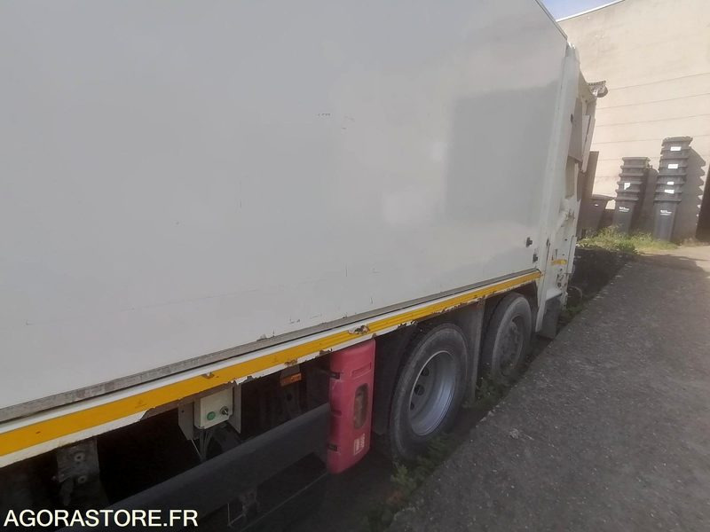 BOM - 2013 MAN TGS équipement SEMAT - 2013 / 310 000 KM - Caminhão de lixo: foto 4 BOM - 2013 MAN TGS équipement SEMAT - 2013 / 310 000 KM - Caminhão de lixo: foto 4