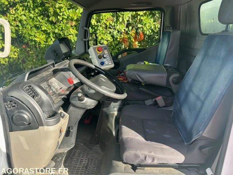 BOM 4.5t Renault Maxity - Caminhão de lixo: foto 5 BOM 4.5t Renault Maxity - Caminhão de lixo: foto 5