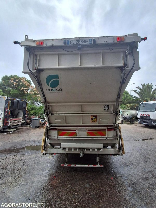 BOM Grue 32T - 2020 - 101490 KMS - Caminhão de lixo: foto 3 BOM Grue 32T - 2020 - 101490 KMS - Caminhão de lixo: foto 3