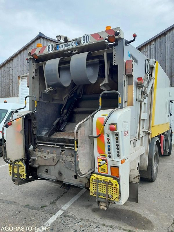 BOM MERCEDES AXOR 267385 kms 2009 - Caminhão de lixo: foto 5 BOM MERCEDES AXOR 267385 kms 2009 - Caminhão de lixo: foto 5