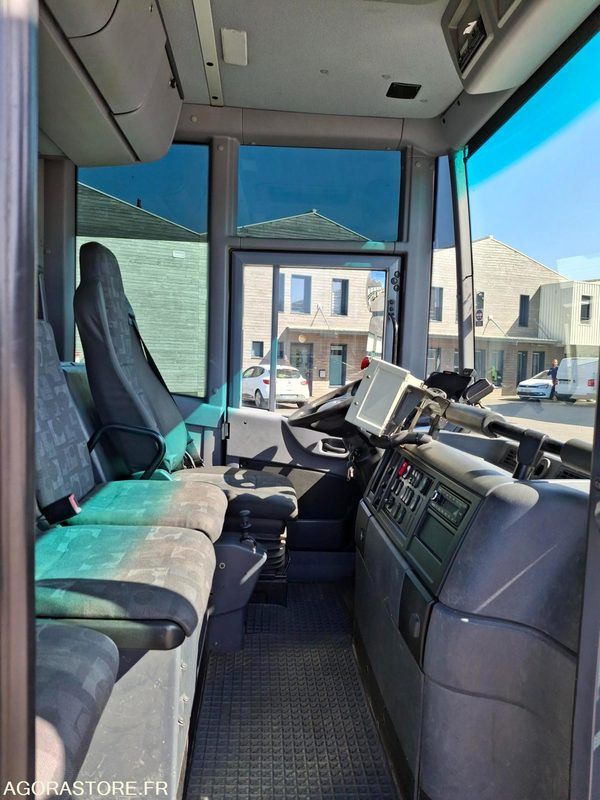 BOM Mercedes Econic 2013 240330 kms - CX-136-DD - Caminhão de lixo: foto 5 BOM Mercedes Econic 2013 240330 kms - CX-136-DD - Caminhão de lixo: foto 5