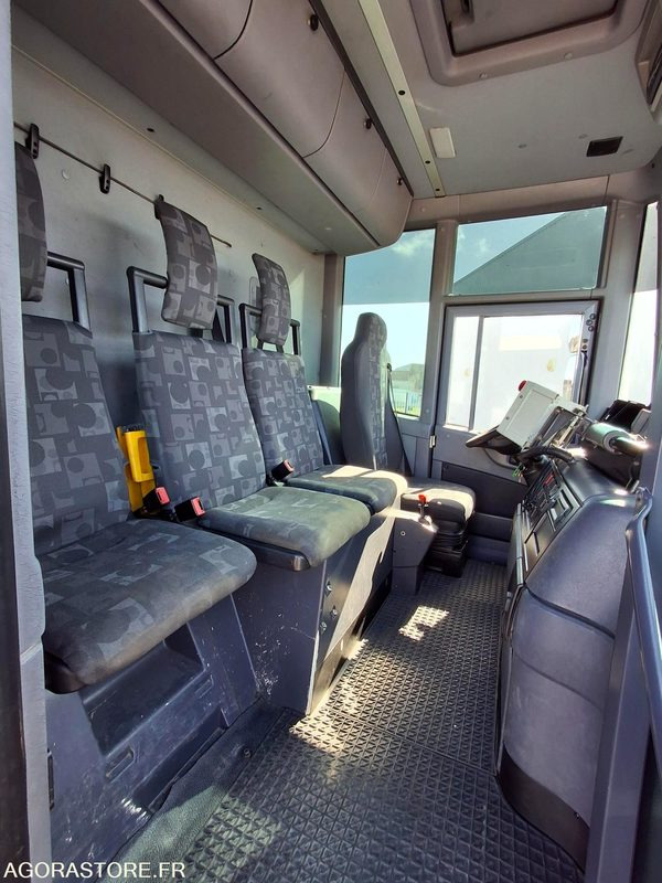 BOM Mercedes Econic 2013 240330 kms - CX-136-DD - Caminhão de lixo: foto 2 BOM Mercedes Econic 2013 240330 kms - CX-136-DD - Caminhão de lixo: foto 2
