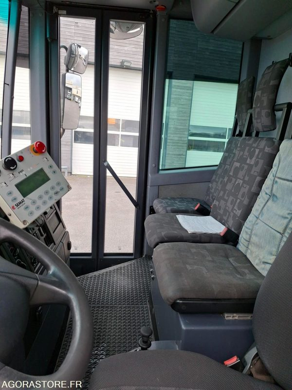 BOM Mercedes Econic 292045 kms 2013 - CW-067-TW - Caminhão de lixo: foto 5 BOM Mercedes Econic 292045 kms 2013 - CW-067-TW - Caminhão de lixo: foto 5