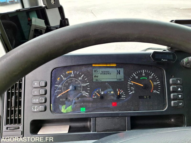 BOM Mercedes Econic 292045 kms 2013 - CW-067-TW - Caminhão de lixo: foto 4 BOM Mercedes Econic 292045 kms 2013 - CW-067-TW - Caminhão de lixo: foto 4