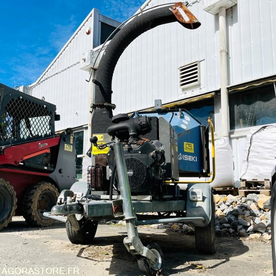 BROYEUR A BRANCHES ISEKI 150M - ANNÉE 2010 - Estilhaçadora de madeira: foto 3 BROYEUR A BRANCHES ISEKI 150M - ANNÉE 2010 - Estilhaçadora de madeira: foto 3