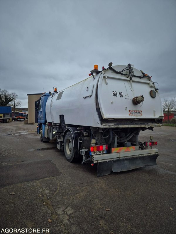 Balayeuse Eurovoirie Optifant 70 TA THP - 2012 - 242 000 heures - Varredora urbana: foto 4 Balayeuse Eurovoirie Optifant 70 TA THP - 2012 - 242 000 heures - Varredora urbana: foto 4