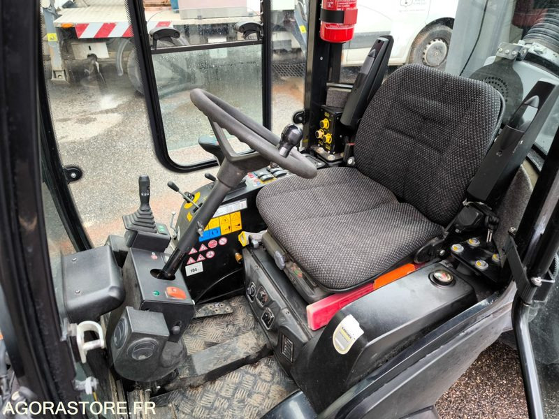 Balayeuse KARCHER MIC 34C 558 heures 2019 - Varredora urbana: foto 5 Balayeuse KARCHER MIC 34C 558 heures 2019 - Varredora urbana: foto 5