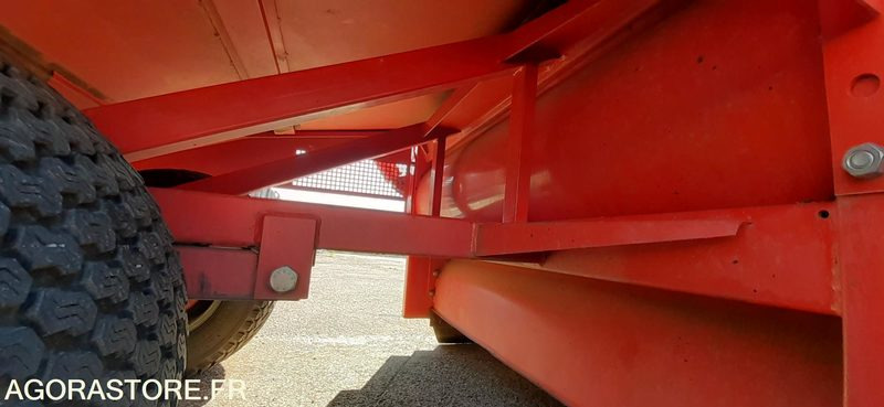 Balayeuse stade Wiedeman - 1992 - Equipamentos para jardinagem: foto 5 Balayeuse stade Wiedeman - 1992 - Equipamentos para jardinagem: foto 5