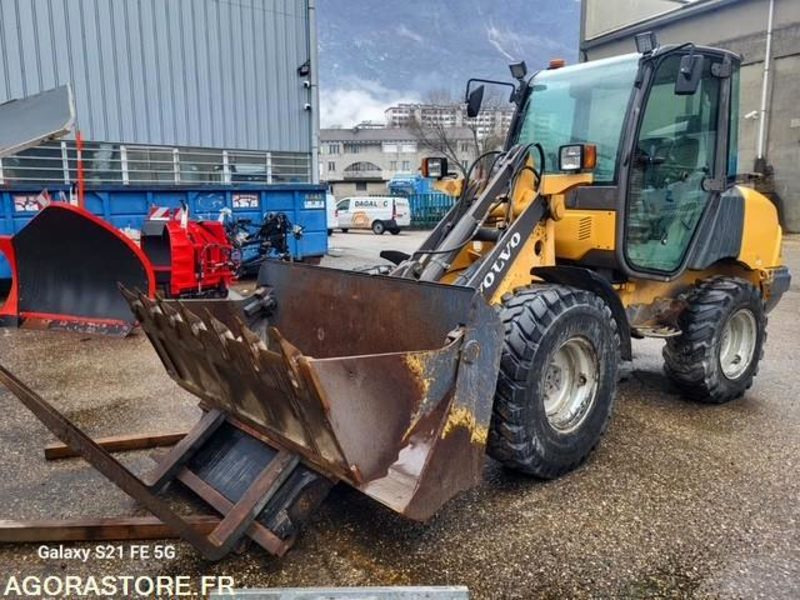 CHARGEUSE VOLVO L25B-P 2008 6200 HEURES - Pá carregadora: foto 4 CHARGEUSE VOLVO L25B-P 2008 6200 HEURES - Pá carregadora: foto 4