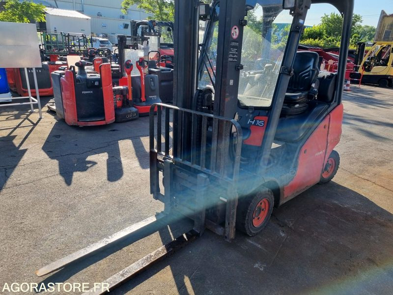 CHARIOT ELEVATEUR FENWICK H16T-01 GAZ DE 2013 - 5600 H (R3S177) - Empilhador a gás: foto 4 CHARIOT ELEVATEUR FENWICK H16T-01 GAZ DE 2013 - 5600 H (R3S177) - Empilhador a gás: foto 4