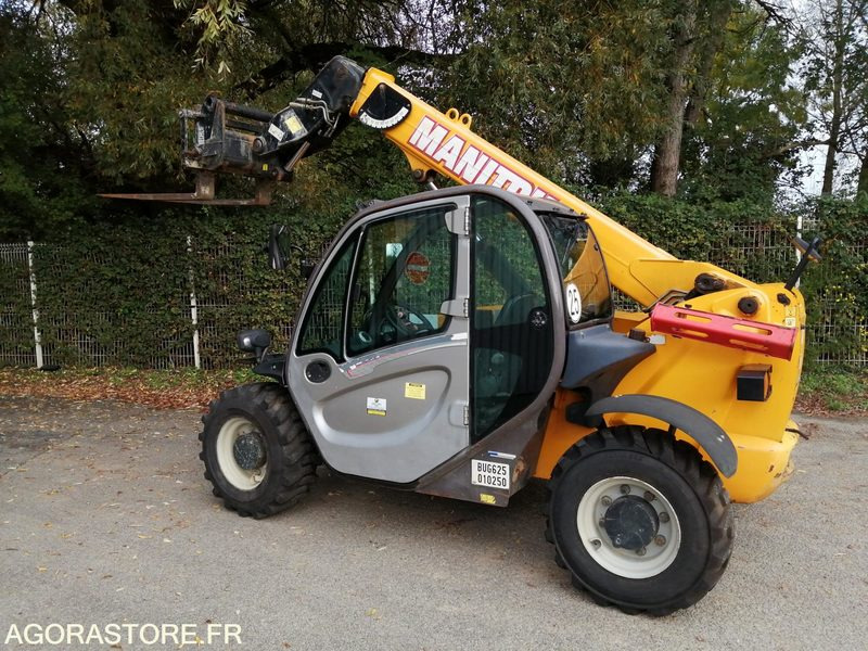 CHARIOT TELESCOPIQUE FIXE - MANITOU - 2.5 T - 2014 / 3910 HEURES - Empilhador telescópico: foto 1 CHARIOT TELESCOPIQUE FIXE - MANITOU - 2.5 T - 2014 / 3910 HEURES - Empilhador telescópico: foto 1