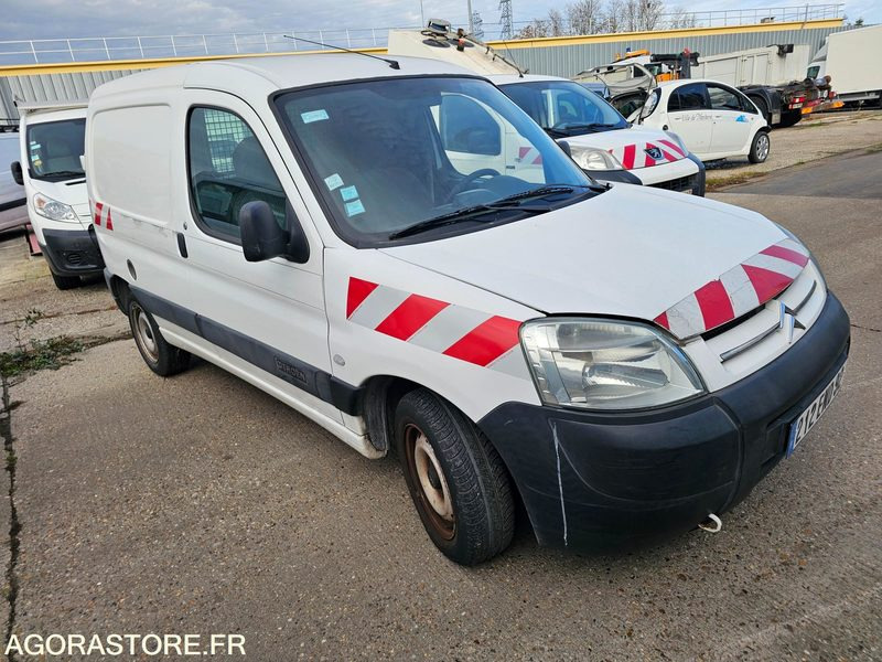 CITROEN BERLINGO - 2005 - 195086KM - 212END92 - Furgão compacto: foto 2 CITROEN BERLINGO - 2005 - 195086KM - 212END92 - Furgão compacto: foto 2