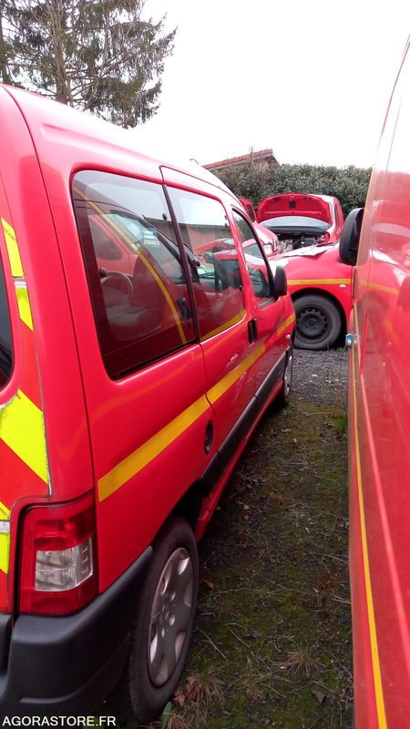 CITROËN - BERLINGO - 2007 - 139832KM - 430BTP57 - Furgão compacto: foto 2 CITROËN - BERLINGO - 2007 - 139832KM - 430BTP57 - Furgão compacto: foto 2