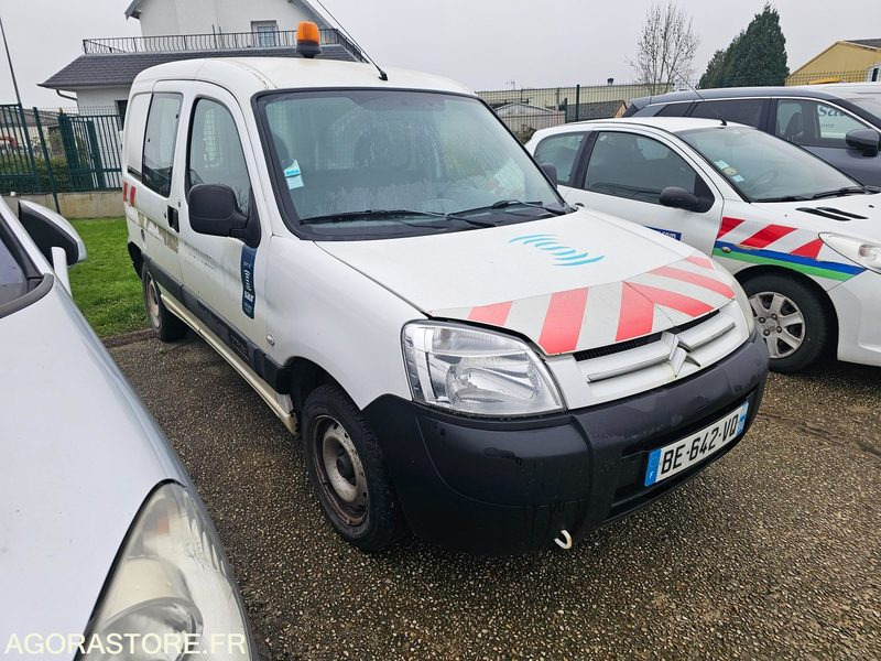 CITROEN BERLINGO - 2010 - 221150KM - BE642VQ - Furgão compacto: foto 2 CITROEN BERLINGO - 2010 - 221150KM - BE642VQ - Furgão compacto: foto 2