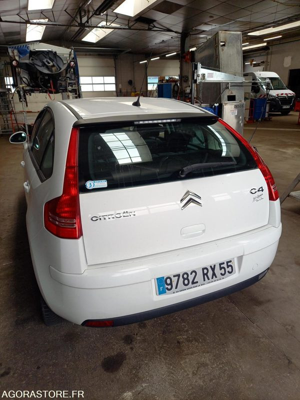 CITROEN C4 PACK AMBIANCE HDI92 - 2007 - Automóvel: foto 5 CITROEN C4 PACK AMBIANCE HDI92 - 2007 - Automóvel: foto 5