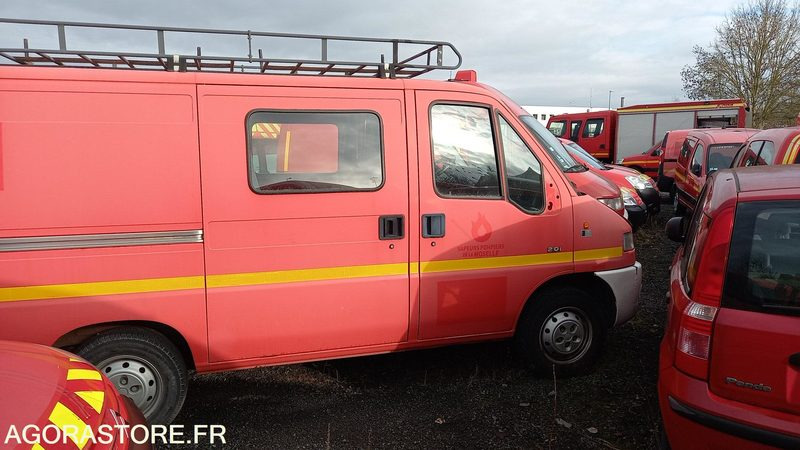 CITROËN - JUMPER - 2001 - 36084KM - 640ARD57 - Furgão: foto 2 CITROËN - JUMPER - 2001 - 36084KM - 640ARD57 - Furgão: foto 2