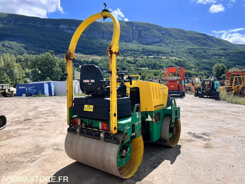 COMPACTEUR AMMANN AV26-2 ROULEAU TANDEM VIBRANT ARTICULÉ - ANNÉE 2008 - 1765 H - Rolo: foto 4 COMPACTEUR AMMANN AV26-2 ROULEAU TANDEM VIBRANT ARTICULÉ - ANNÉE 2008 - 1765 H - Rolo: foto 4