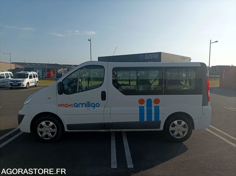 CP-910-CW - Roulant - RENAULT TRAFIC - VP - 9 Places - 308 000 Kms - Minibus, Furgão de passageiros: foto 2 CP-910-CW - Roulant - RENAULT TRAFIC - VP - 9 Places - 308 000 Kms - Minibus, Furgão de passageiros: foto 2