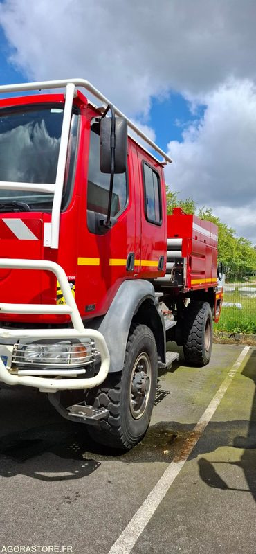 CAMION CITERNE FEUX FORET - RENAULT MIDLUM 220/12 - CK 660 QA - Camião: foto 3 CAMION CITERNE FEUX FORET - RENAULT MIDLUM 220/12 - CK 660 QA - Camião: foto 3