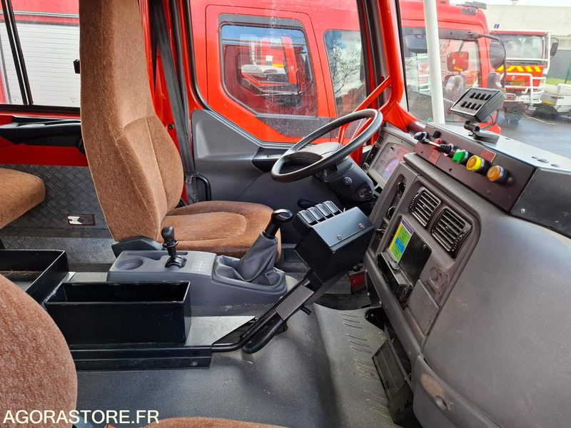 CAMION CITERNE FEUX FORET - RENAULT MIDLUM 220/12 - CM 806 JA - Camião: foto 5 CAMION CITERNE FEUX FORET - RENAULT MIDLUM 220/12 - CM 806 JA - Camião: foto 5
